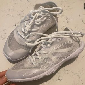 Varsity ascend air cheer shoes